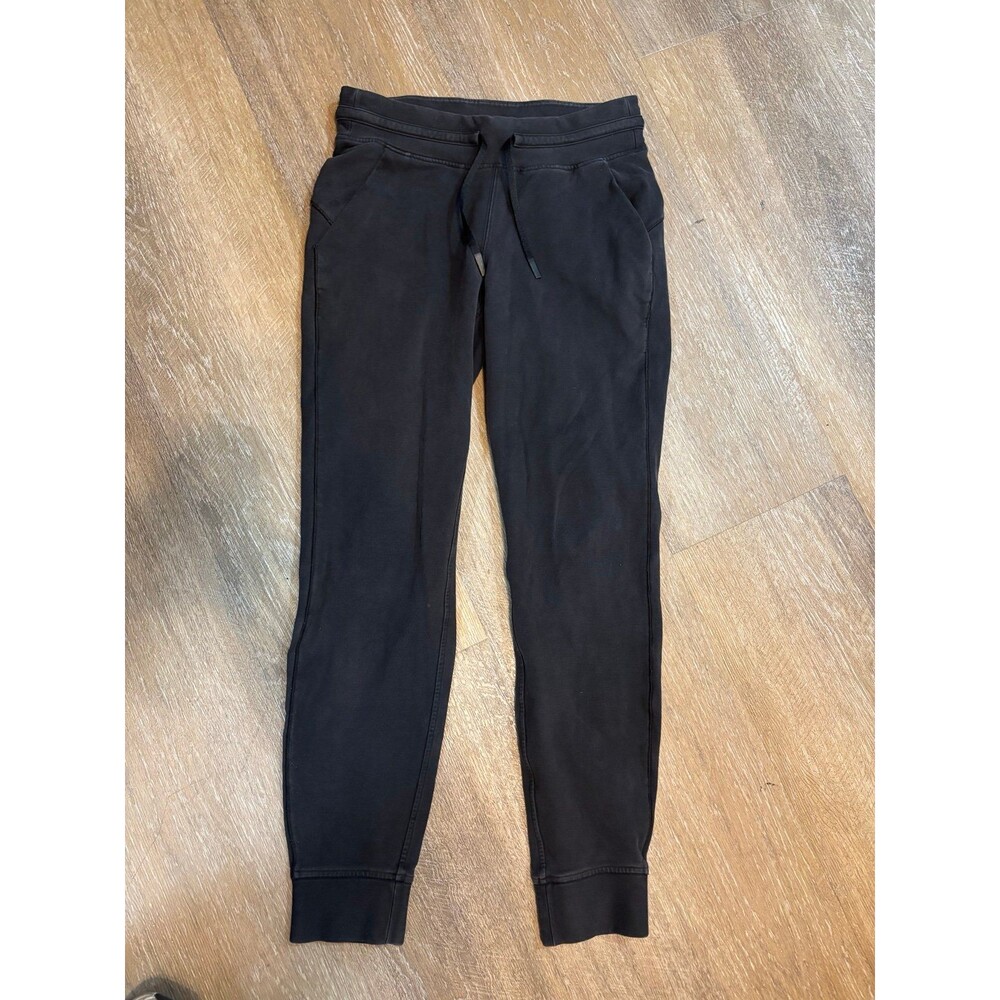 Lululemon joggers size 6 women’s